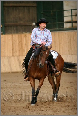 QH061_1280n.jpg (33,0 KB)