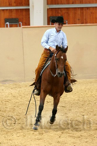 QH062_0572n.jpg