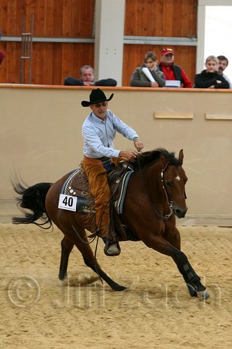 QH062_0573n.jpg