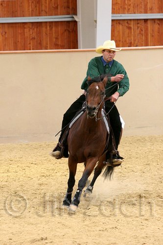 QH062_0581n.jpg