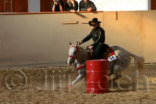 QH062_2662n.jpg
