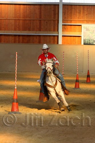 QH062_2712n.jpg