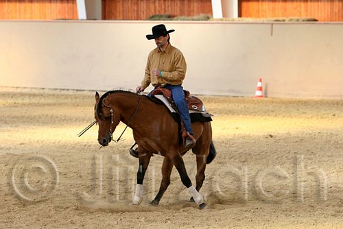 QH062_2004n.jpg
