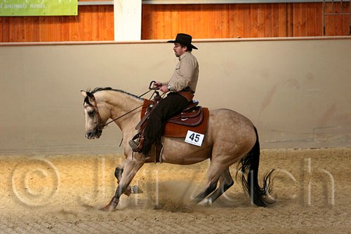 QH062_2176n.jpg