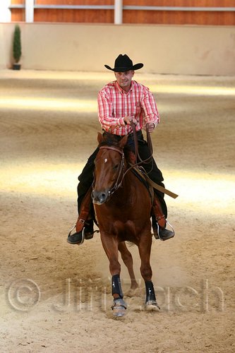 QH062_2211n.jpg