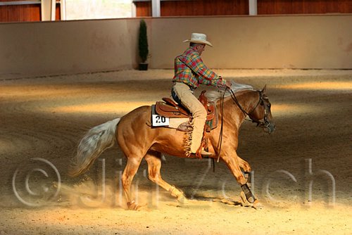 QH062_2272n.jpg