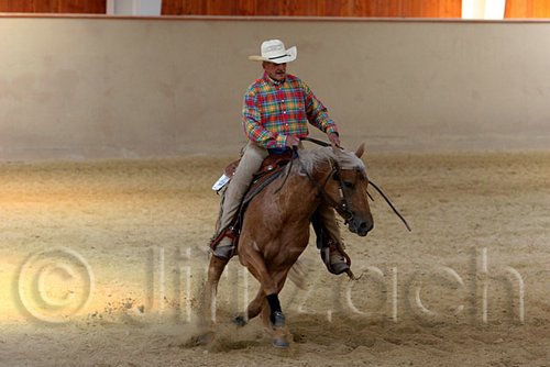 QH062_2276n.jpg
