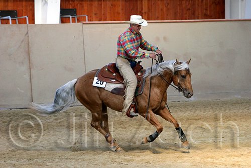 QH062_2280n.jpg