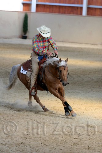 QH062_2281n.jpg