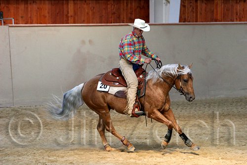 QH062_2285n.jpg