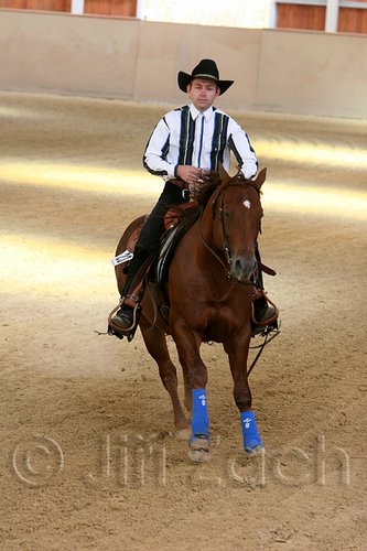 QH062_2311n.jpg