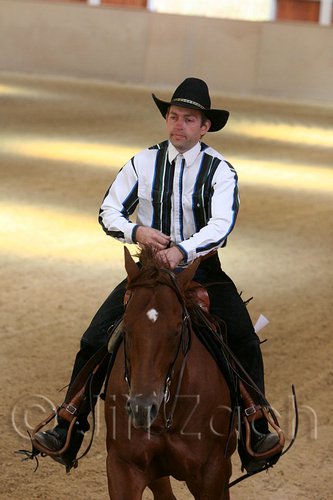 QH062_2312n.jpg