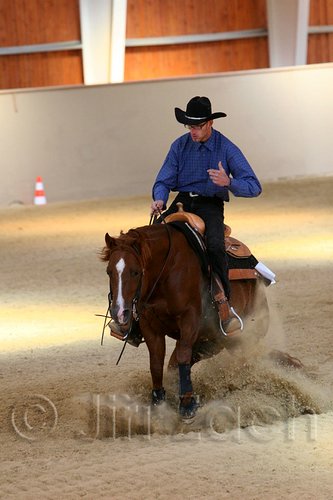 QH062_2344n.jpg