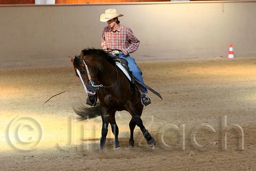 QH062_2394n.jpg