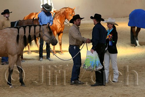 QH062_2422n.jpg