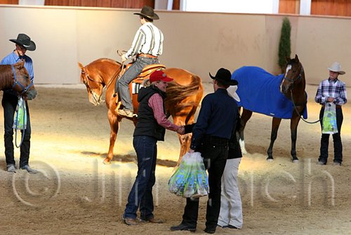 QH062_2425n.jpg