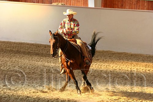 QH062_2453n.jpg