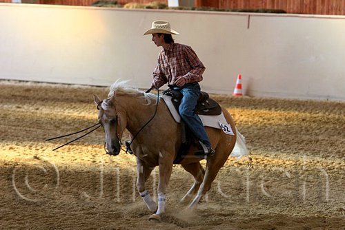 QH062_2539n.jpg
