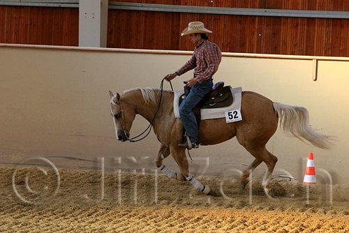 QH062_2557n.jpg