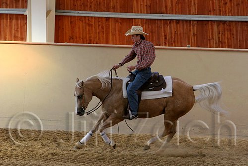 QH062_2558n.jpg