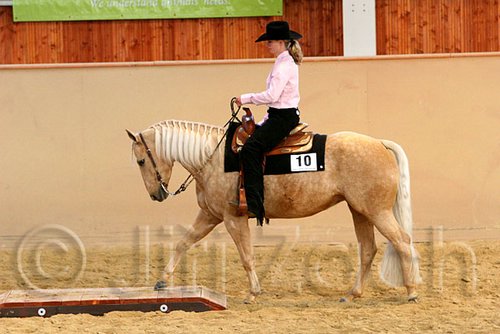 QH062_1717n.jpg