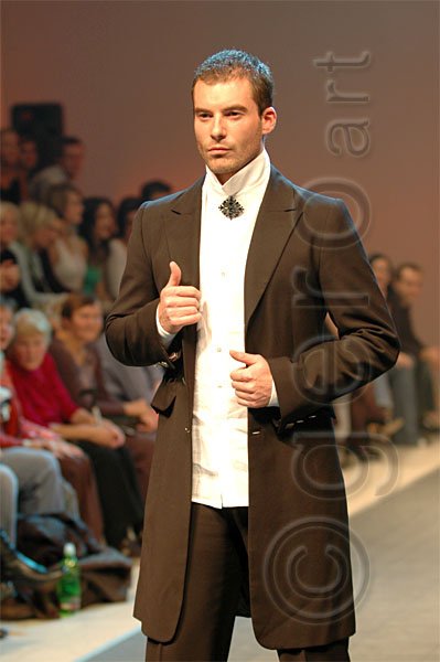 PFW_2506c.jpg