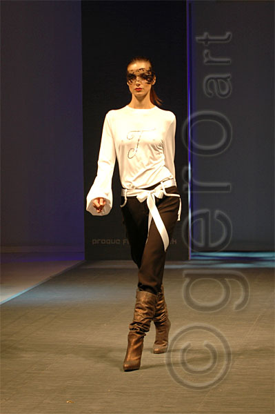 PFW_2901c.jpg