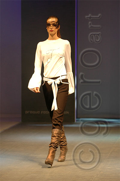 PFW_2910c.jpg