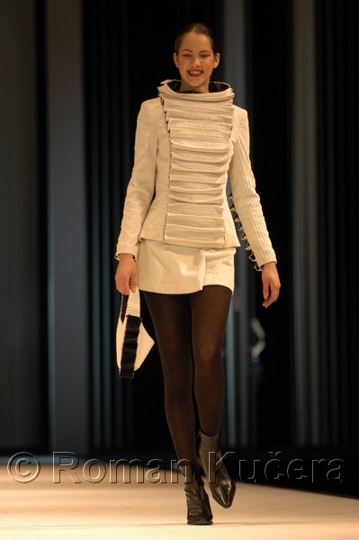 Styl05_1304_R.JPG