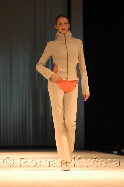 Styl05_1308_R.JPG