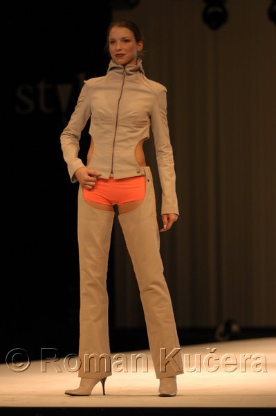 Styl05_1512_R.JPG