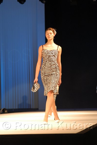 Styl05_0206_R.JPG