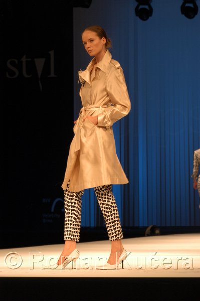 Styl05_0209_R.JPG