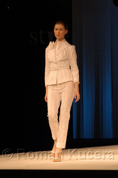 Styl05_0211_R.JPG