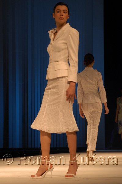 Styl05_0212_R.JPG