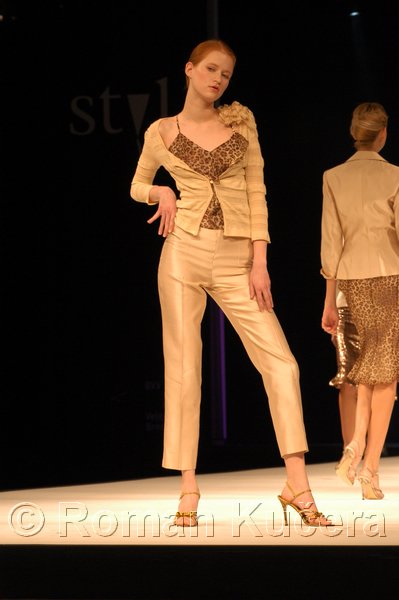 Styl05_0223_R.JPG