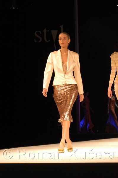Styl05_0224_R.JPG