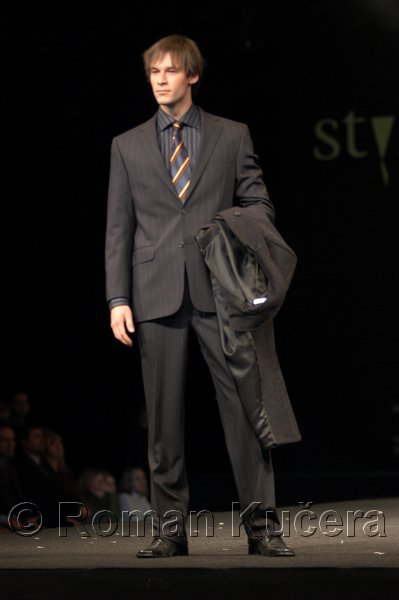Styl05_1031_R.JPG