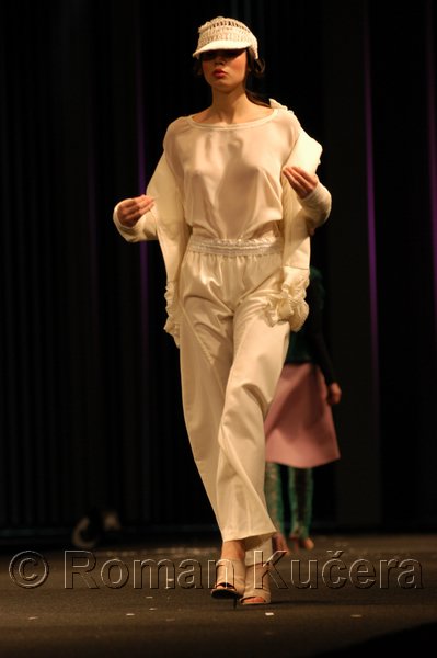 Styl05_1122_R.JPG