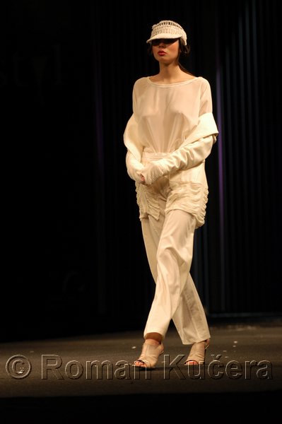Styl05_1123_R.JPG
