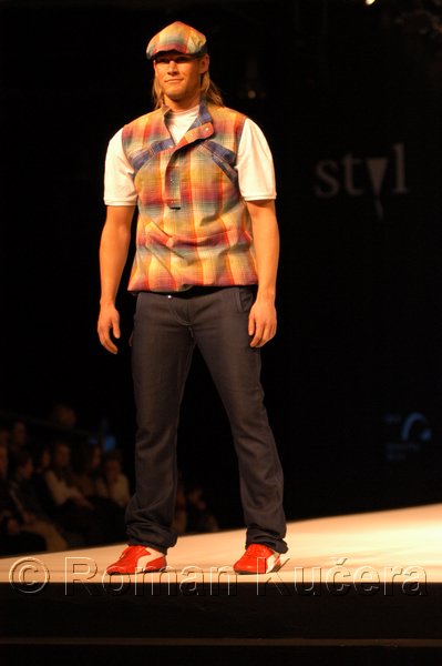Styl05_0857_R.JPG