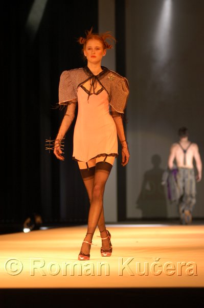 Styl05_0900_R.JPG
