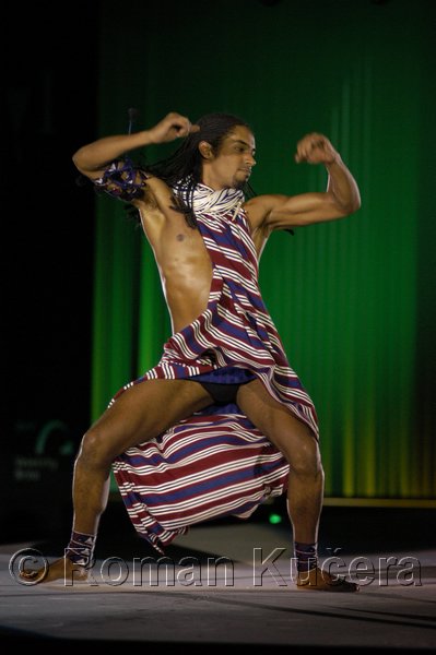 Styl05_0908_R.JPG