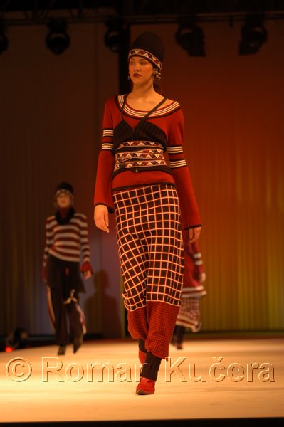 Styl05_0915_R.JPG